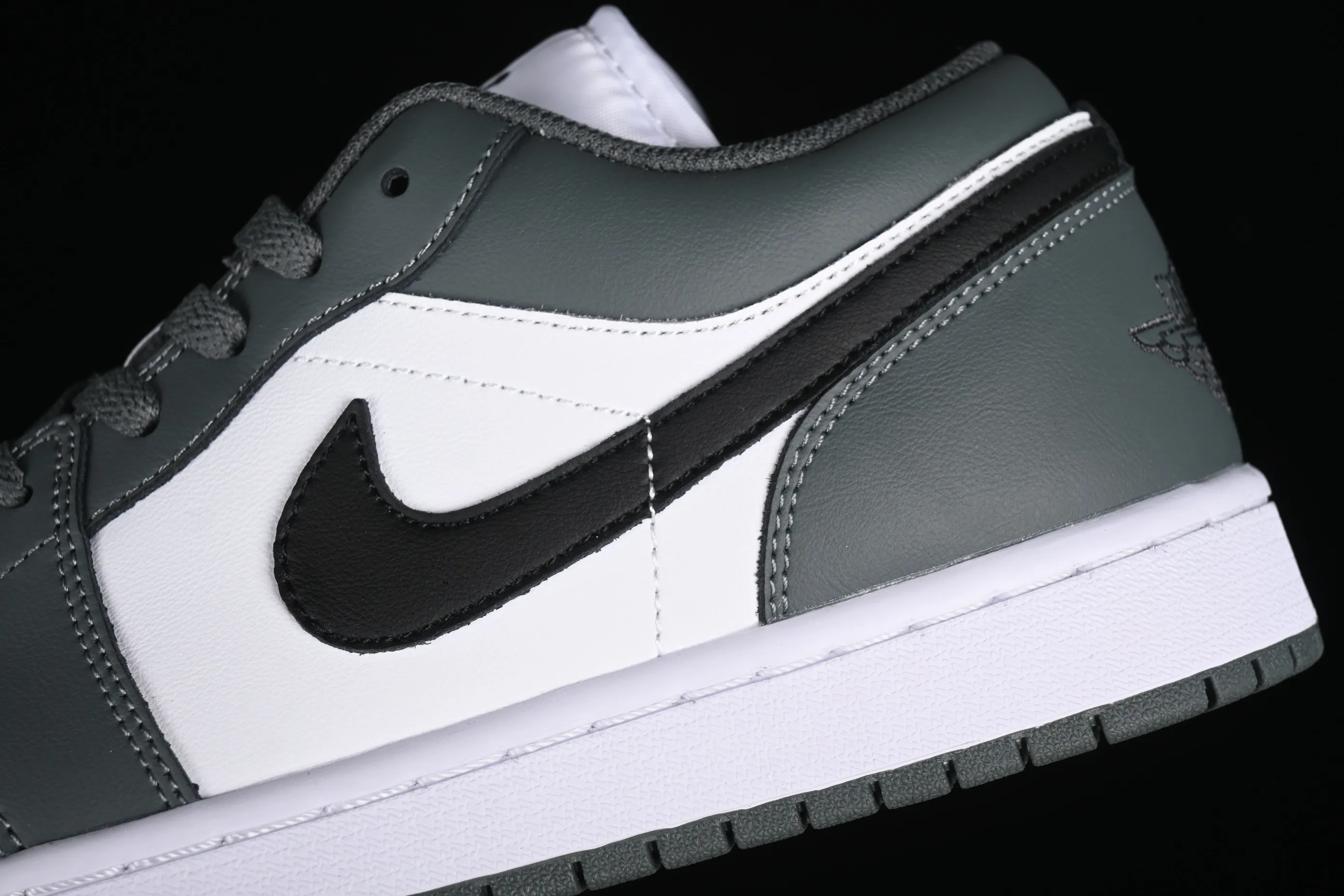 All categories Air Jordan Jordan series basketball shoes Air Jordan 1 Low Air Jordan 1 Low AJ1 Joe 1 black and gray low-top cultural basketball shoes 553560-152